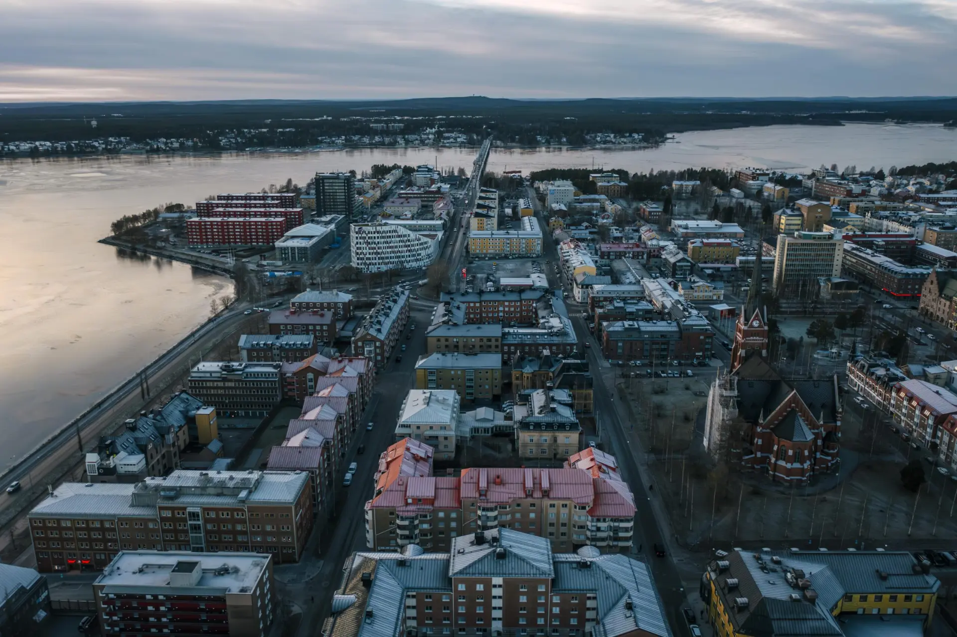 Flygbild över centrala Luleå i norra Sverige där Norra Resurs har sitt kontor